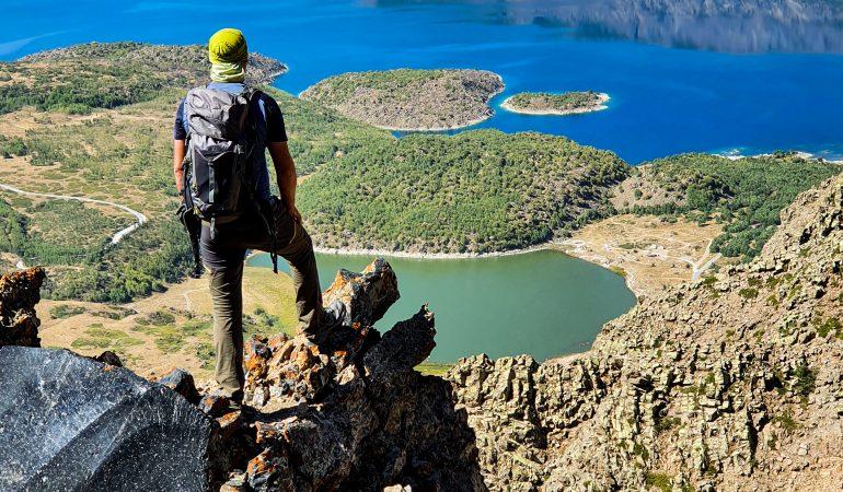 На вершине кратера Немрут