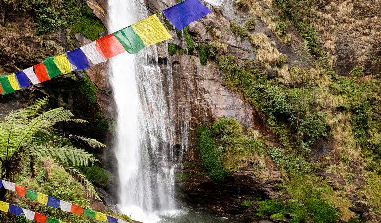 Водопад на треке вокруг Аннапурны