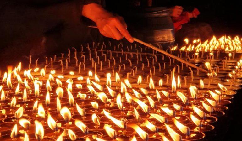 Буддистские свечи в Катманду