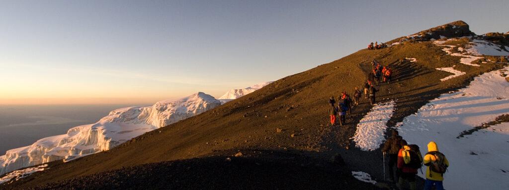 Рассвет на подъеме на Килиманджаро