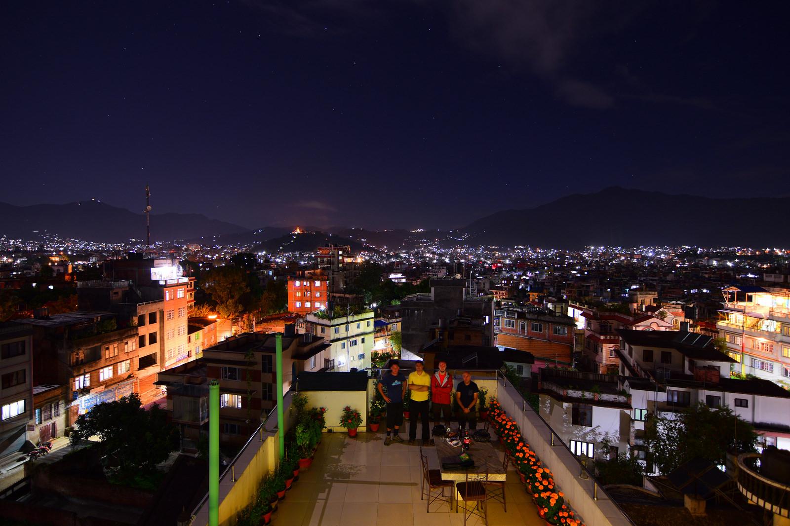Ночной Катманду с крыши нашего отеля