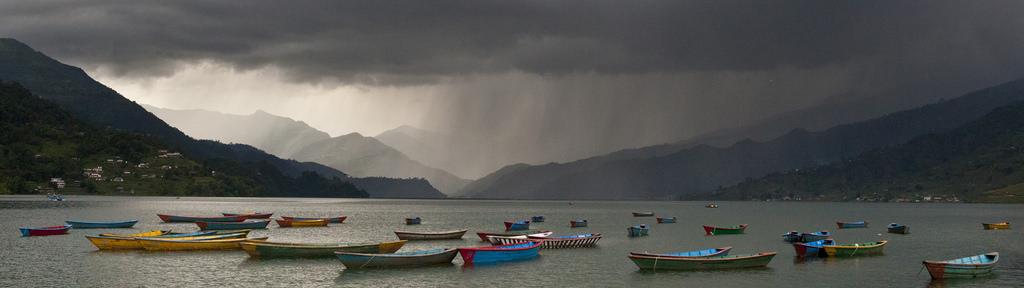 Озеро Фева в Покхаре