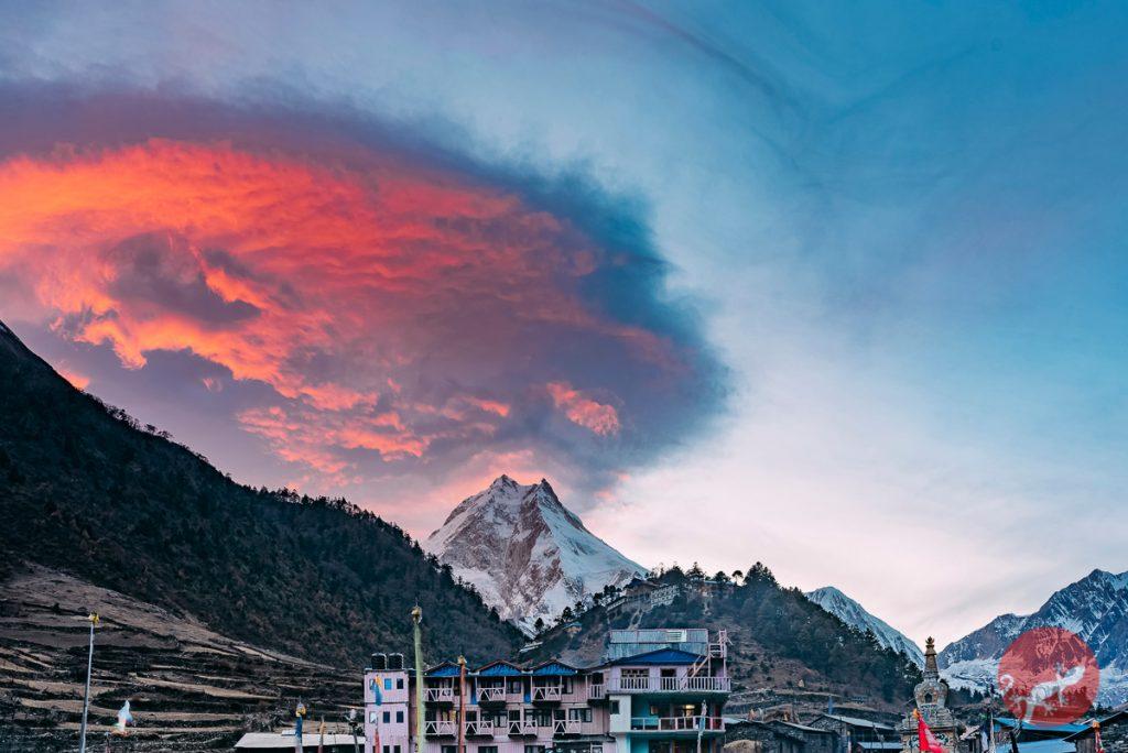Beautiful,Dramatic,Sunset,Over,Mount,Manaslu,In,Himalaya,Mountains,,Nepal.