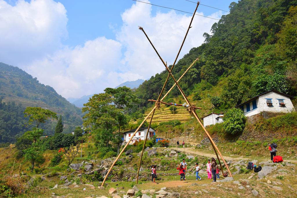 Бамбуковые качели в Непале