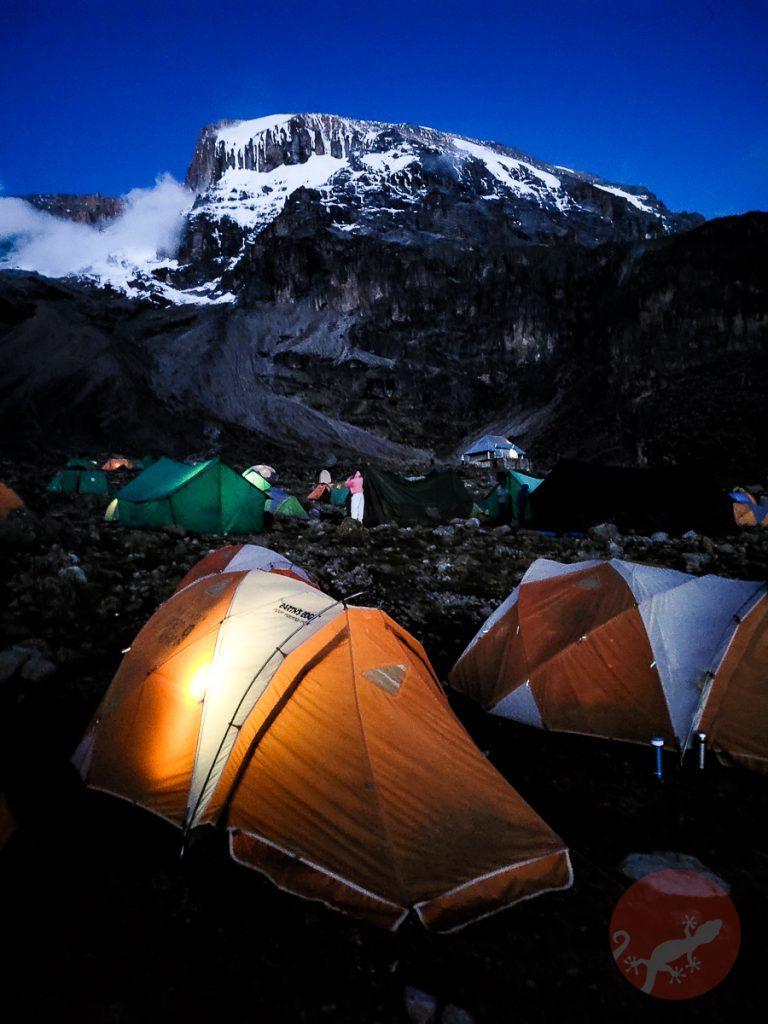 Палатки Mountaine Hardwear на восхождении