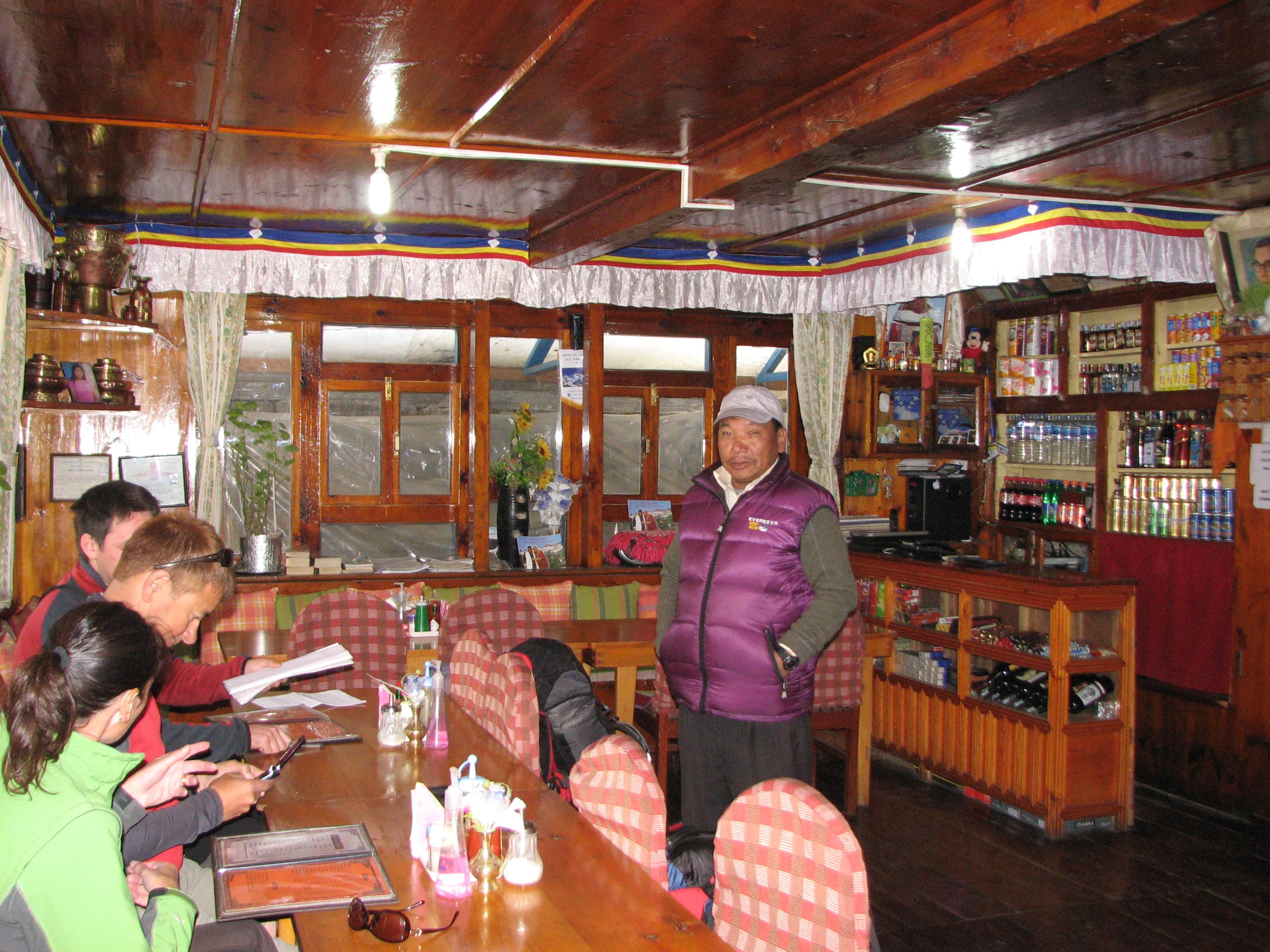 Столовая в лоджах в Непале