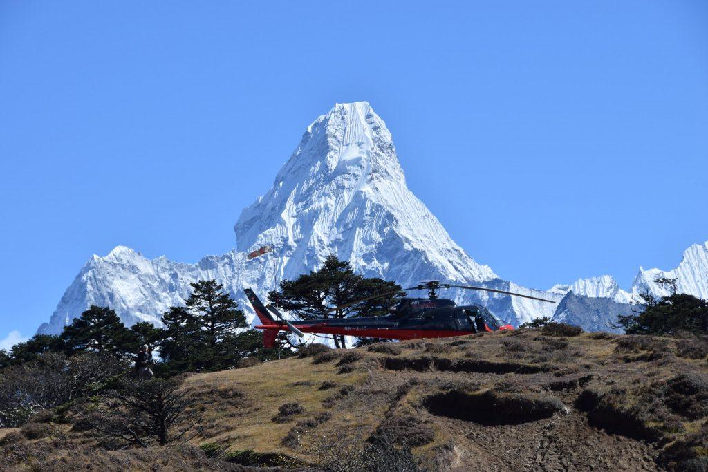 Вертолетный тур в базовый лагерь Эвереста