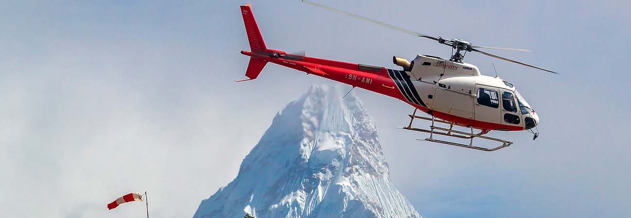 Вертолет у Hotel Everest View - вертолетный тур к Эвересту