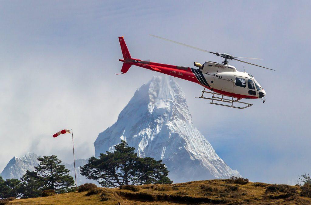 Вертолетные туры в Непале к Эвересту. Полет к Эвересту на вертолете