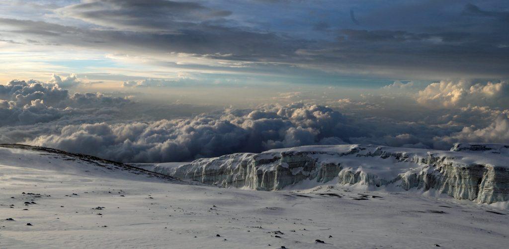 На вершине Килиманджаро - экспедиция в кратер