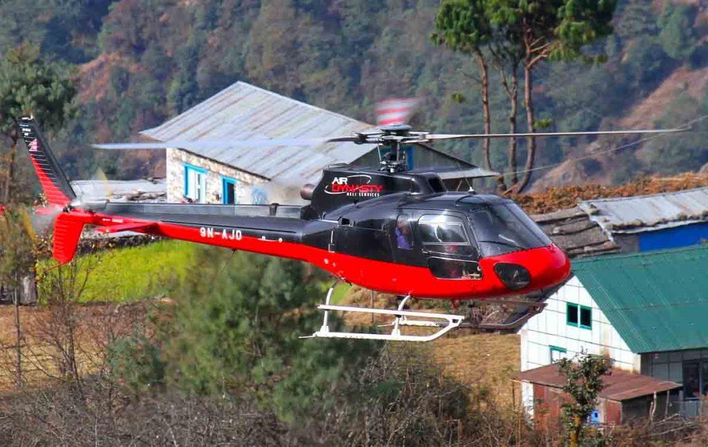 Вертолет Air Bus AS350 FX II - полеты в святилище Аннапурны