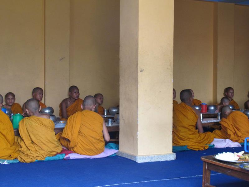 Буддистские монахи - Бхактапур