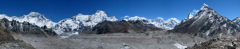 Панорама Гималаев и ледник Нгозумба