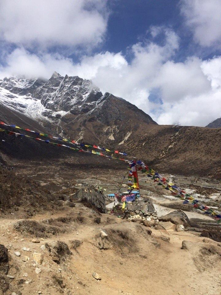 Молитвенные флажки в Гималаях