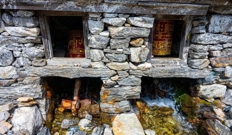 Трек в Kyanjin Gompa - долина Лангтанг