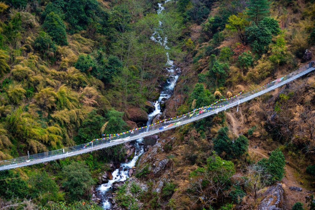 Навесной мост в долине Лангтанг