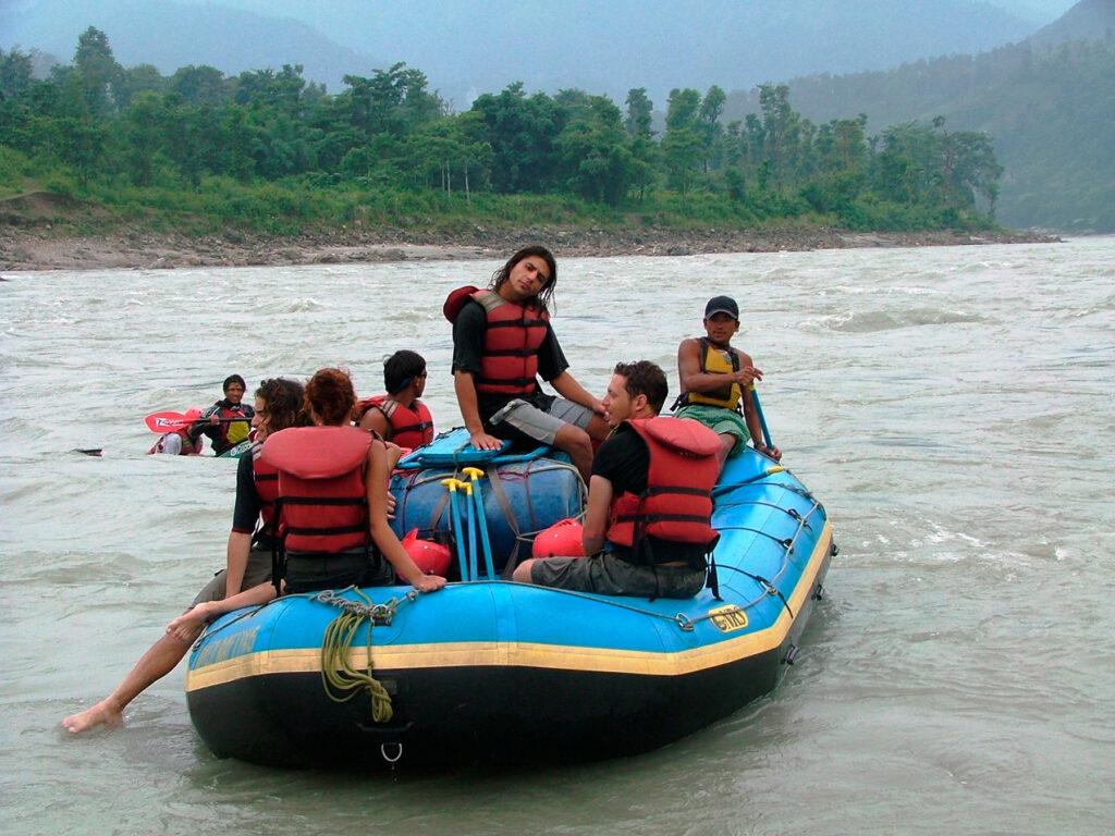 Рафтинг по реке Трисули в Непале