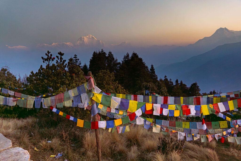 Молитвенные флаги на Пун Хилл Непал