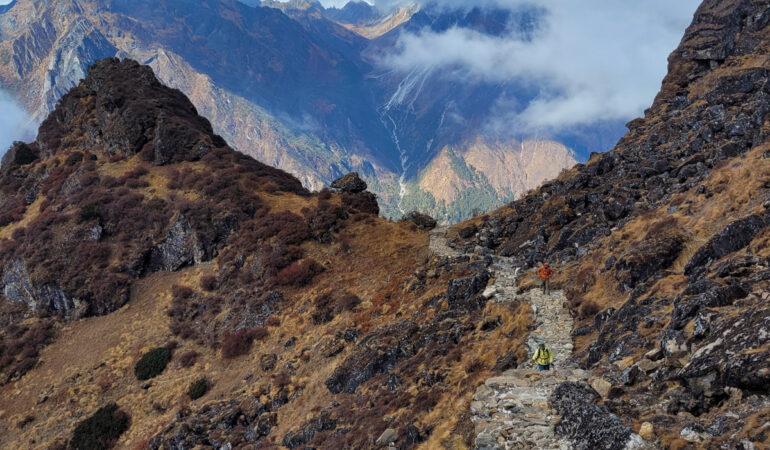 Спуск в Ghunsa