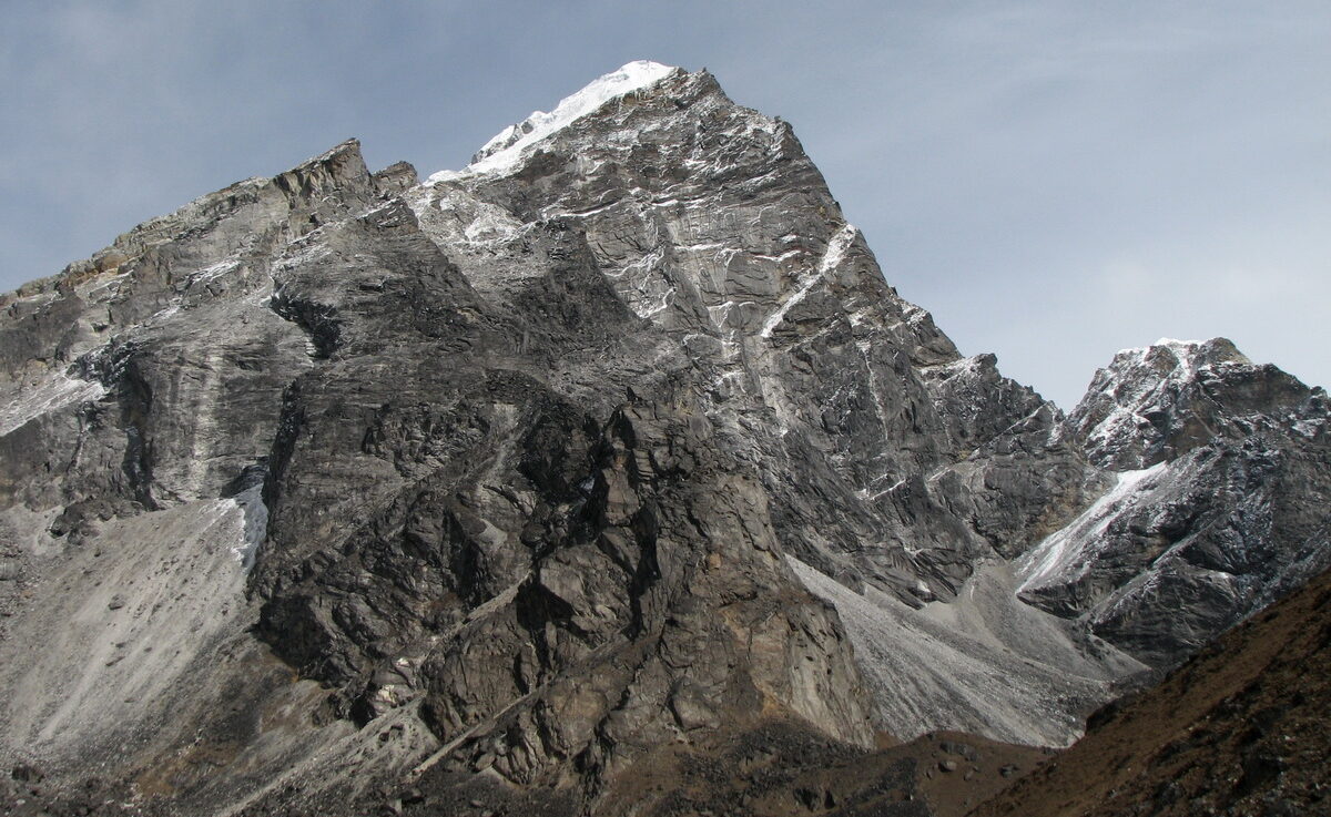 Восхождение на Лобуче пик (6119м)