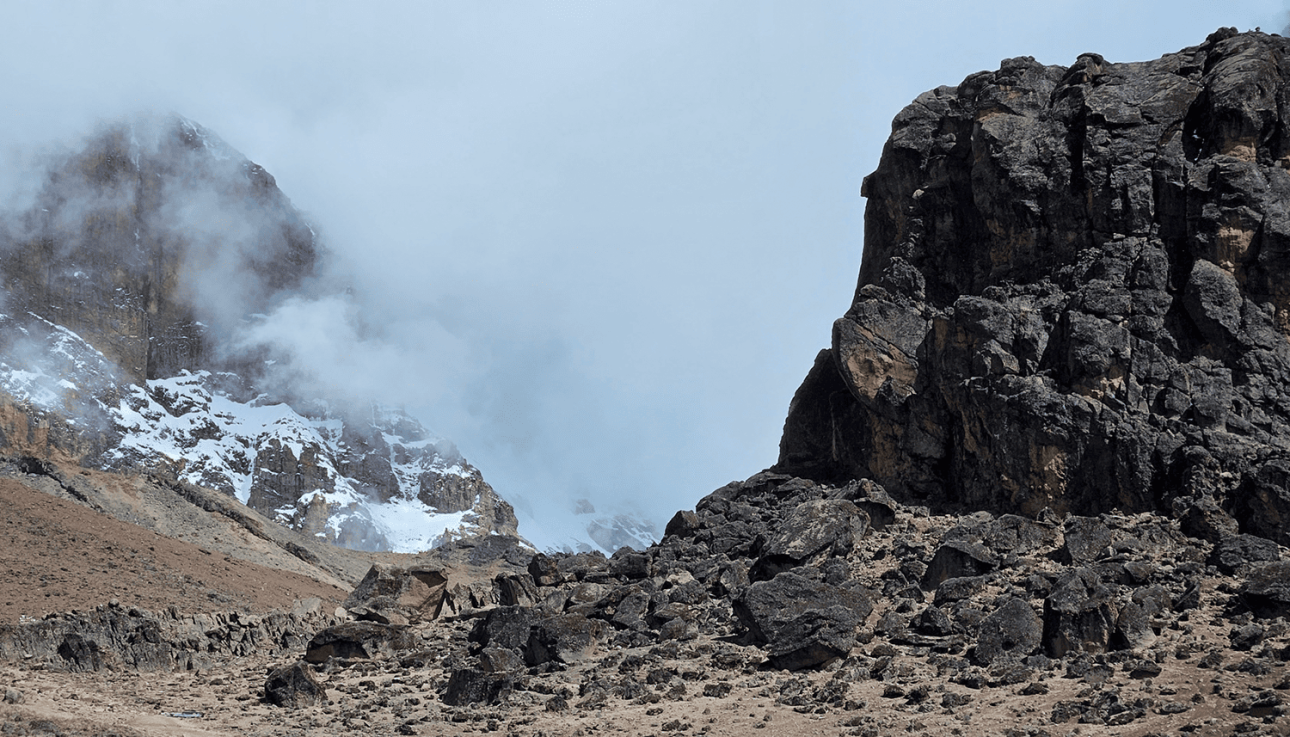 Lava Tower (4600 м)