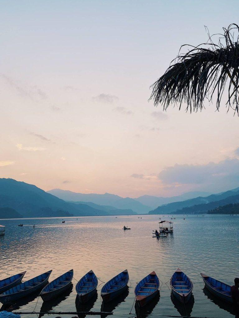 Покхара, озеро