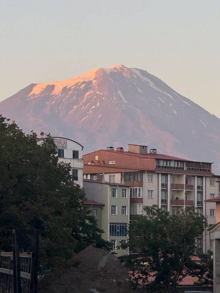 Арарат, вид из Догубаязита